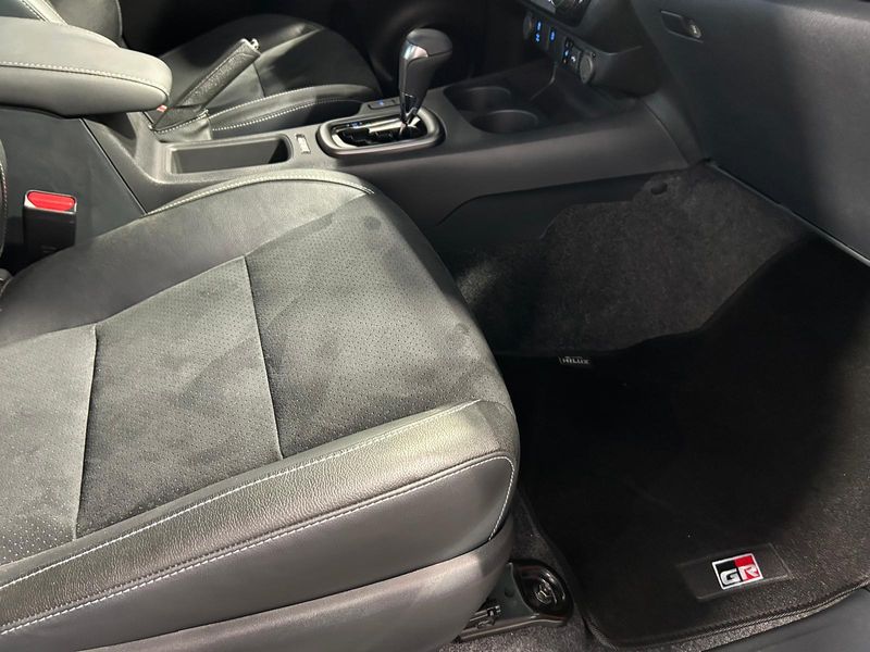 Toyota Hilux 2025, foto 32