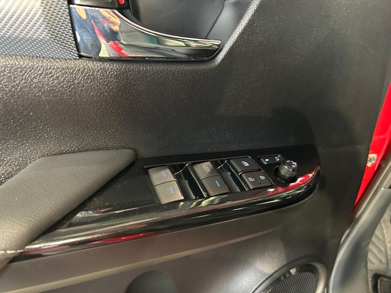 Toyota Hilux 2025, foto 35