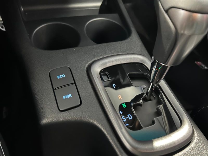 Toyota Hilux 2025, foto 39