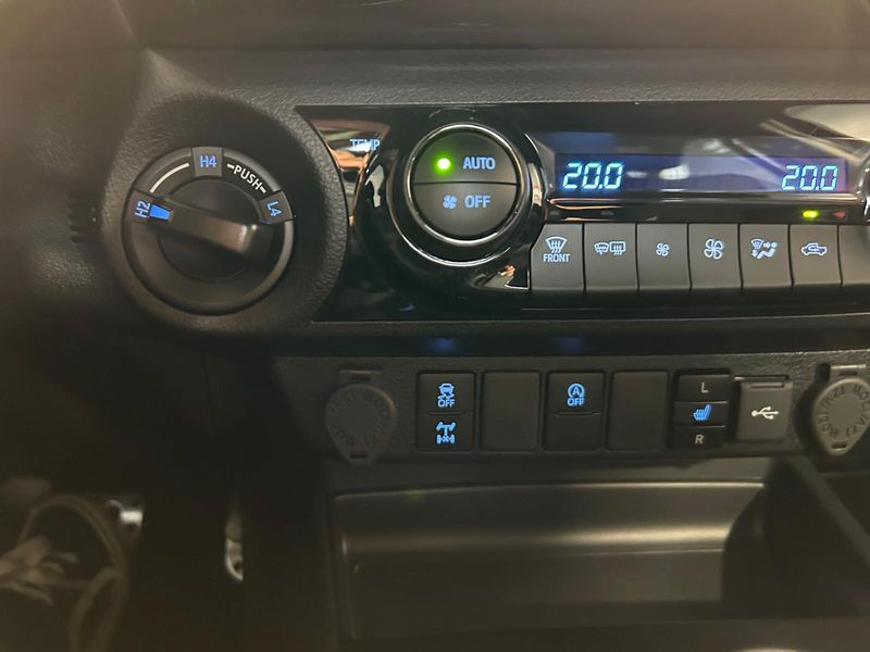 Toyota Hilux 2025, foto 40