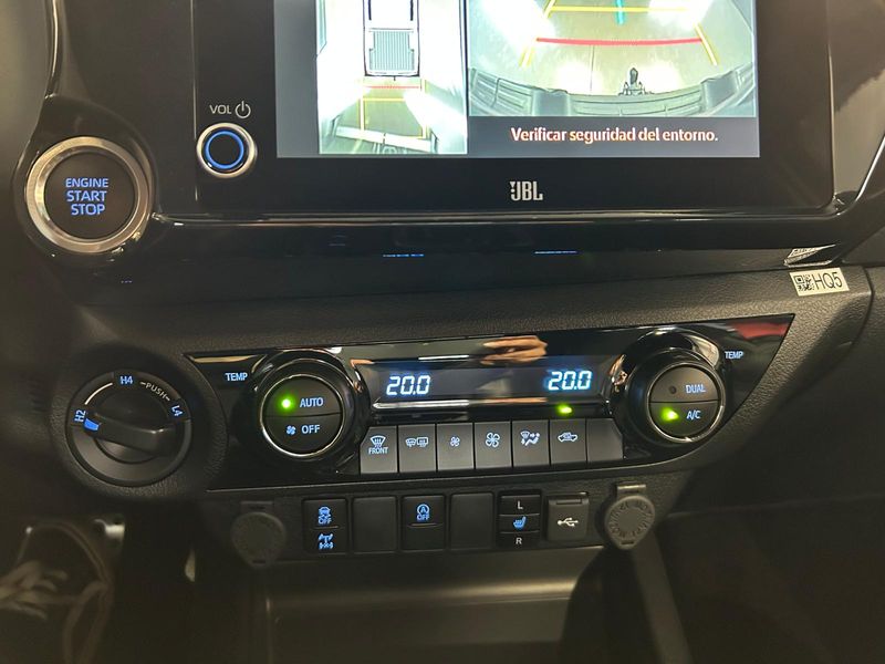 Toyota Hilux 2025, foto 41