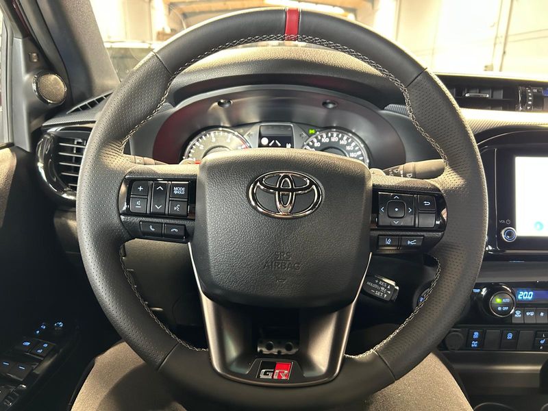 Toyota Hilux 2025, foto 47