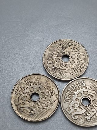 1.3 Lote 3 monedas 25cts España 1934
