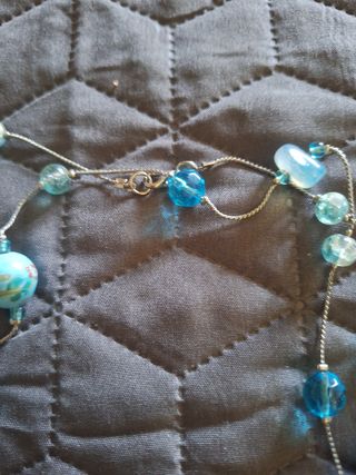 Collar azul y plata