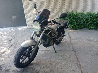 Honda VTR 250 - Moto en buen estado