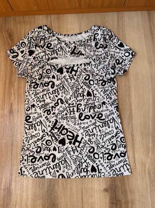Camiseta gráfica blanco-negro