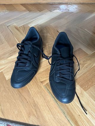 Botas fútbol Nike talla 41