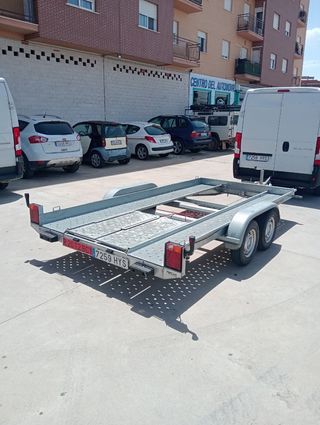 Alquiler remolque plataforma portacoches