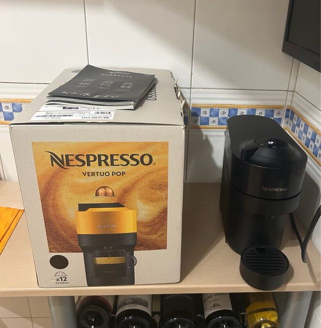 Cafetera Nespresso Vertuo Pop - Negra