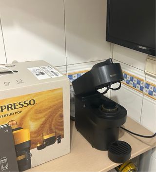 Cafetera Nespresso Vertuo Pop - Negra