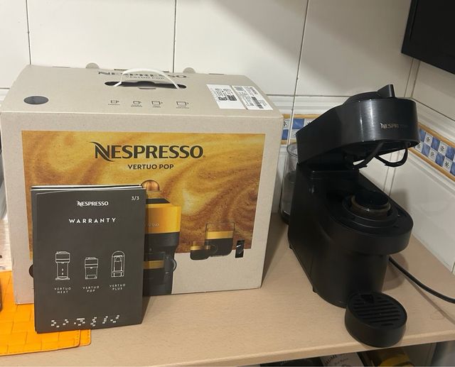 Cafetera Nespresso Vertuo Pop - Negra