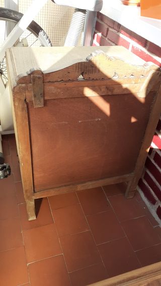 Comodini antichi in legno