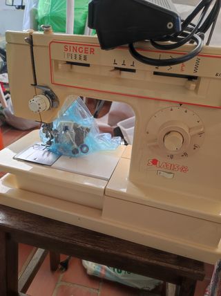 Máquina de coser Singer Solaris 6184