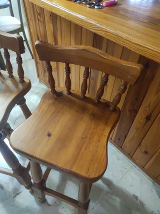 2 Taburetes Altos de Madera