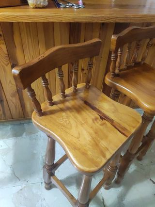 2 Taburetes Altos de Madera
