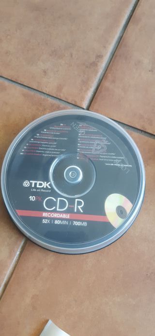 9 DVD grabables marca TDK 5 CD grabables Sony