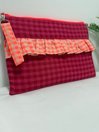 Funda tablet-ordenador; Volantes