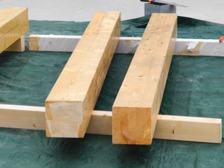 Pérgola de madera marrón