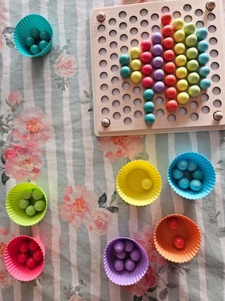 Juego motricidad fina Montessori