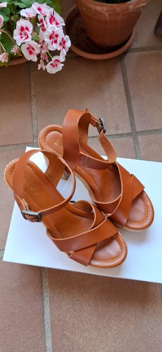 Sandalias plataforma 220V marrón