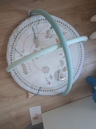 Alfombra actividades bebé