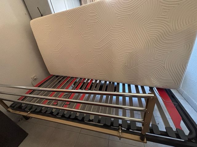 URGENTE letto articolato elettrico nuovo. REGALO FONDINA