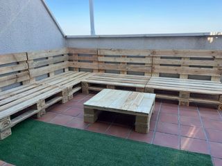 Pide tu pack sofá rinconera 4 módulos + mesa palet