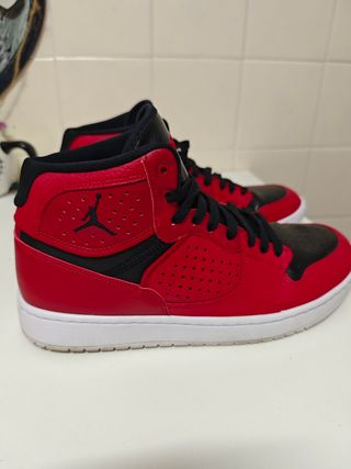 Zapatillas Jordan Access rojas y negras