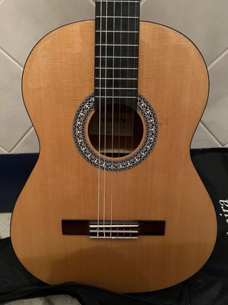 Guitarra Admira Clásica