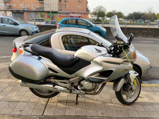 Honda NTV 650 Deuville - Moto