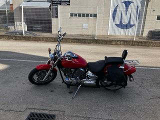Yamaha Drag Star 1100 roja