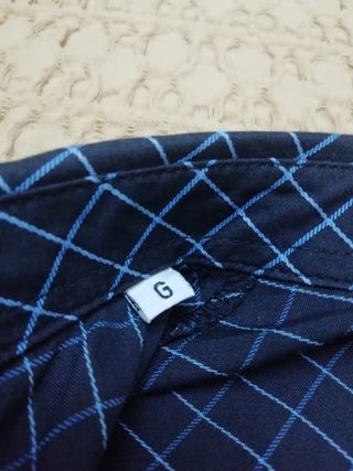 Camisa a cuadros azul y negro