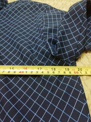 Camisa a cuadros azul y negro