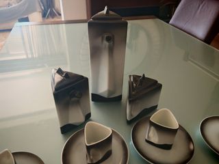 Juego café porcelana triangular blanco-negro