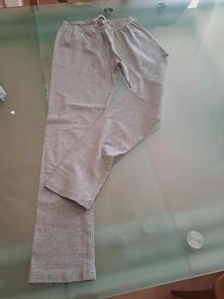  4 Magliette bimba 
 1 leggins