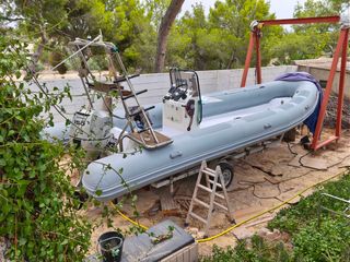 Zodiac Valiant DR 760 - Semirrígida