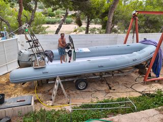 Zodiac Valiant DR 760 - Semirrígida