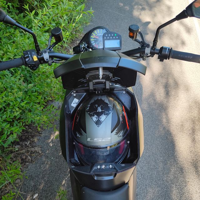 Moto eléctrica VOLTA BCN SPORT CARNET B 25KW