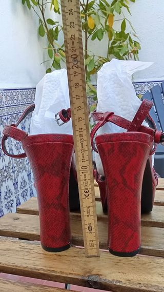 Sandalias de tacón alto