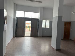 Alquiler local comercial Yecla