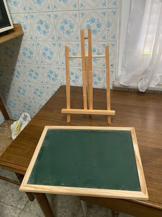 Pizarra infantil con caballete