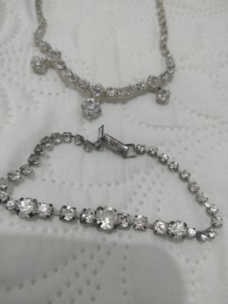 Juego deGargantilla, pendientes y pulsera