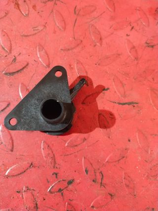 Conector llenado refrigerante Yamaha Xmax