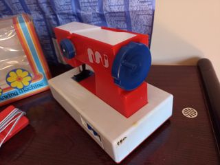 Máquina de coser infantil vintage