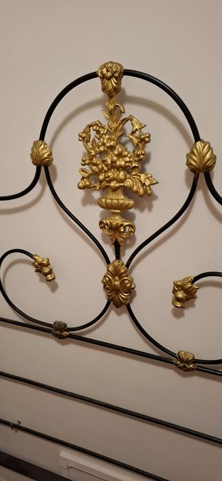 Cabecero y mesilla forja -Dorado-Negro