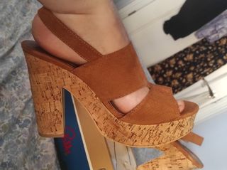 Cuñas tacón plataforma marrón camel