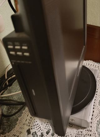 TV plana Supratech con  lector DVD +TDT