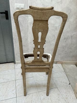 Silla antigua madera beige