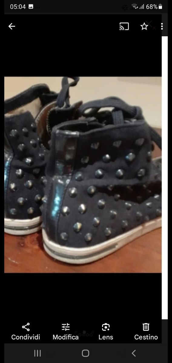 Scarponcini neri borchiati