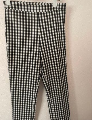 Pantalones vichy blanco & negro., esta como nuevo